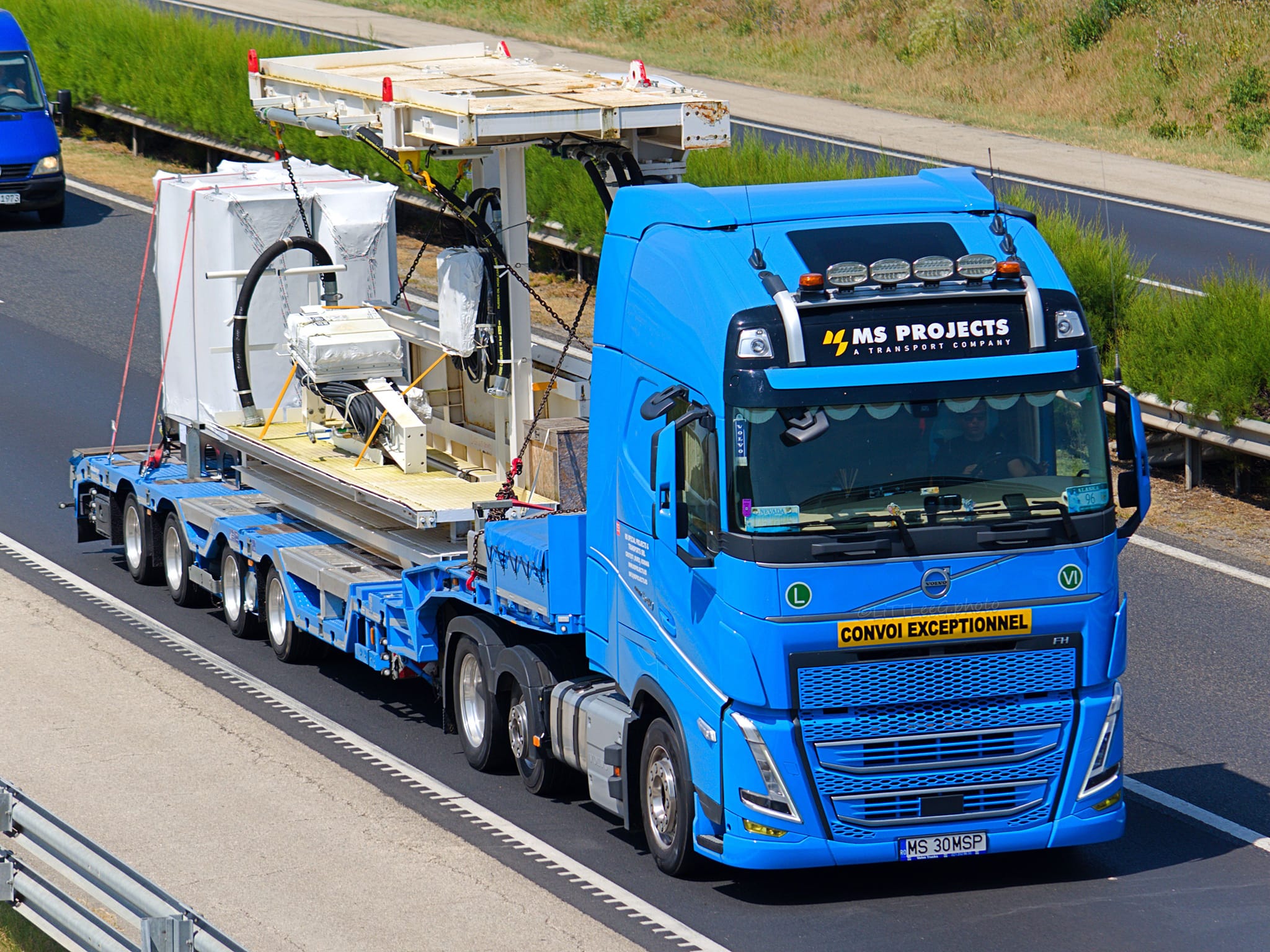 Logo MS SPECIAL PROJECTS & TRANSPORTS S.R.L.